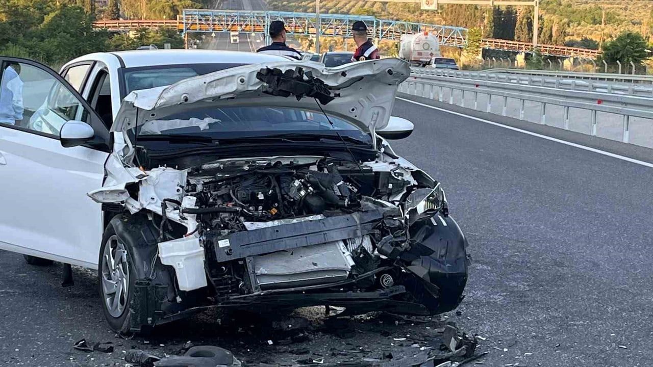 Muğla'da tıra arkadan çarpan otomobildeki Rus sürücü hayatını kaybetti