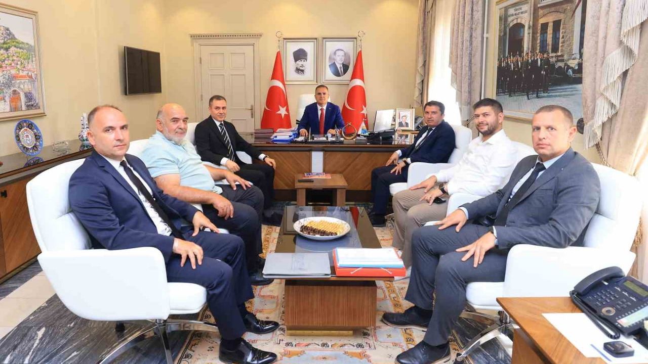 Muğla valisi Akbıyık, Kızılay’ın faaliyetleri hakkında bilgi aldı