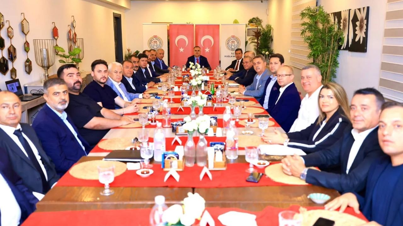 Muğlaspor yeni sezon planlamasını Valilik öncülüğünde masaya yatırdı
