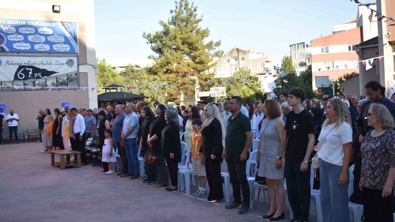 Muharrem Hasbi Anadolu Lisesi'nde mezuniyet töreni