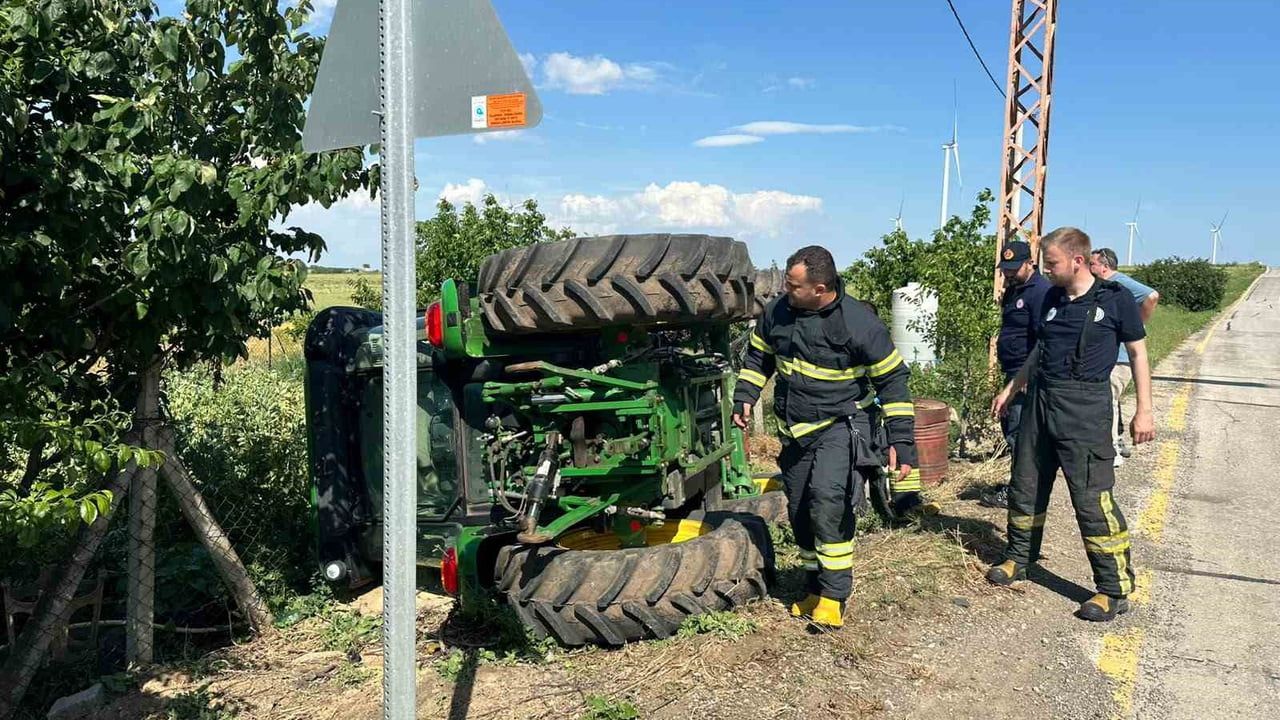 Muratlı Balabanlı'da kontrolden çıkan traktör devrildi: Sürücü M.Ö. yaralandı