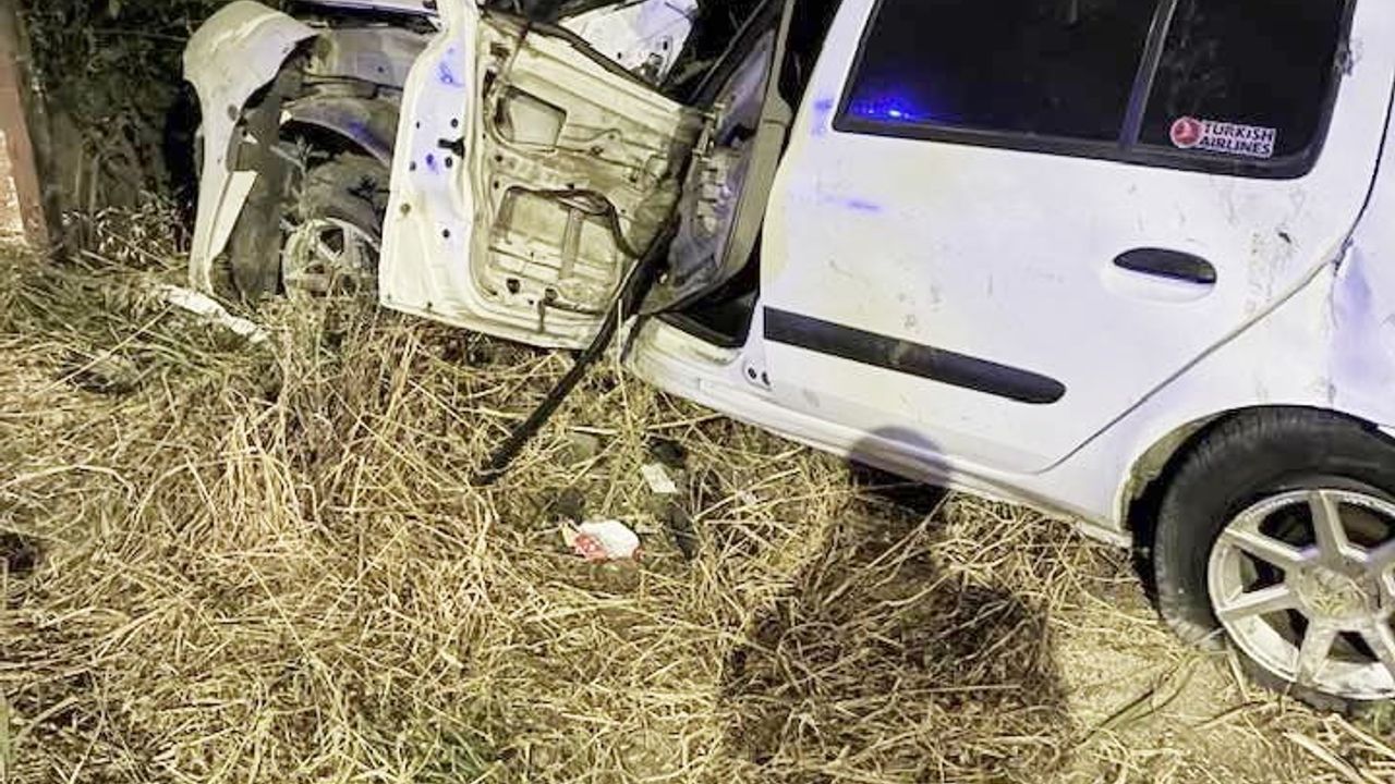 Muratlı'da duvara çarpan otomobilin sürücüsü yaralandı