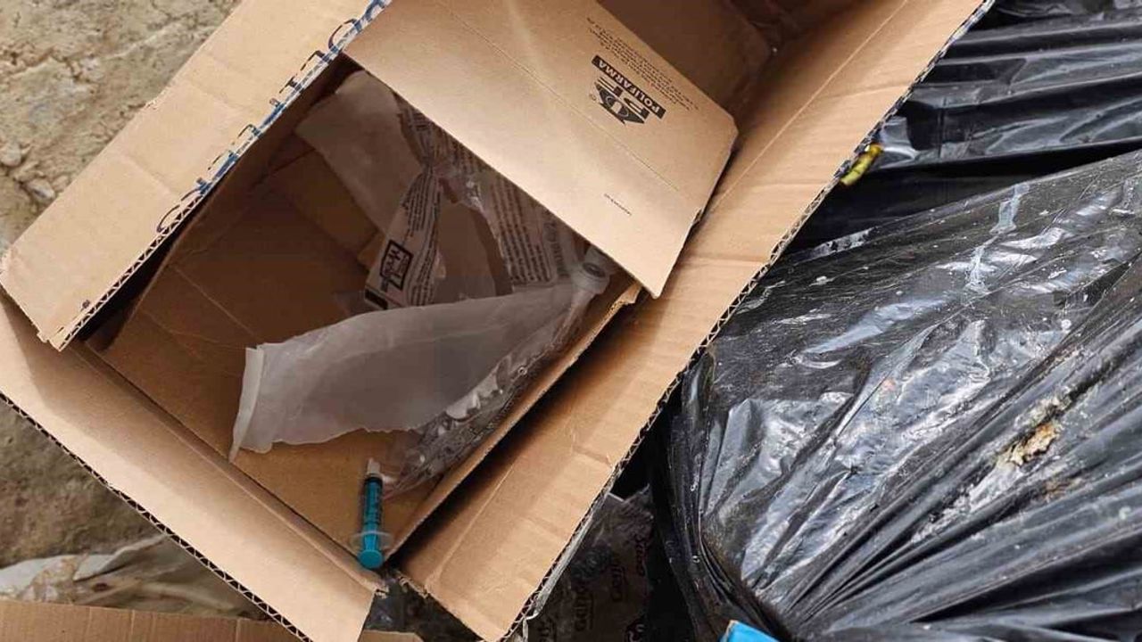 Muş Hasköy Devlet Hastanesi’nde atık birikimi vatandaşları rahatsız etti