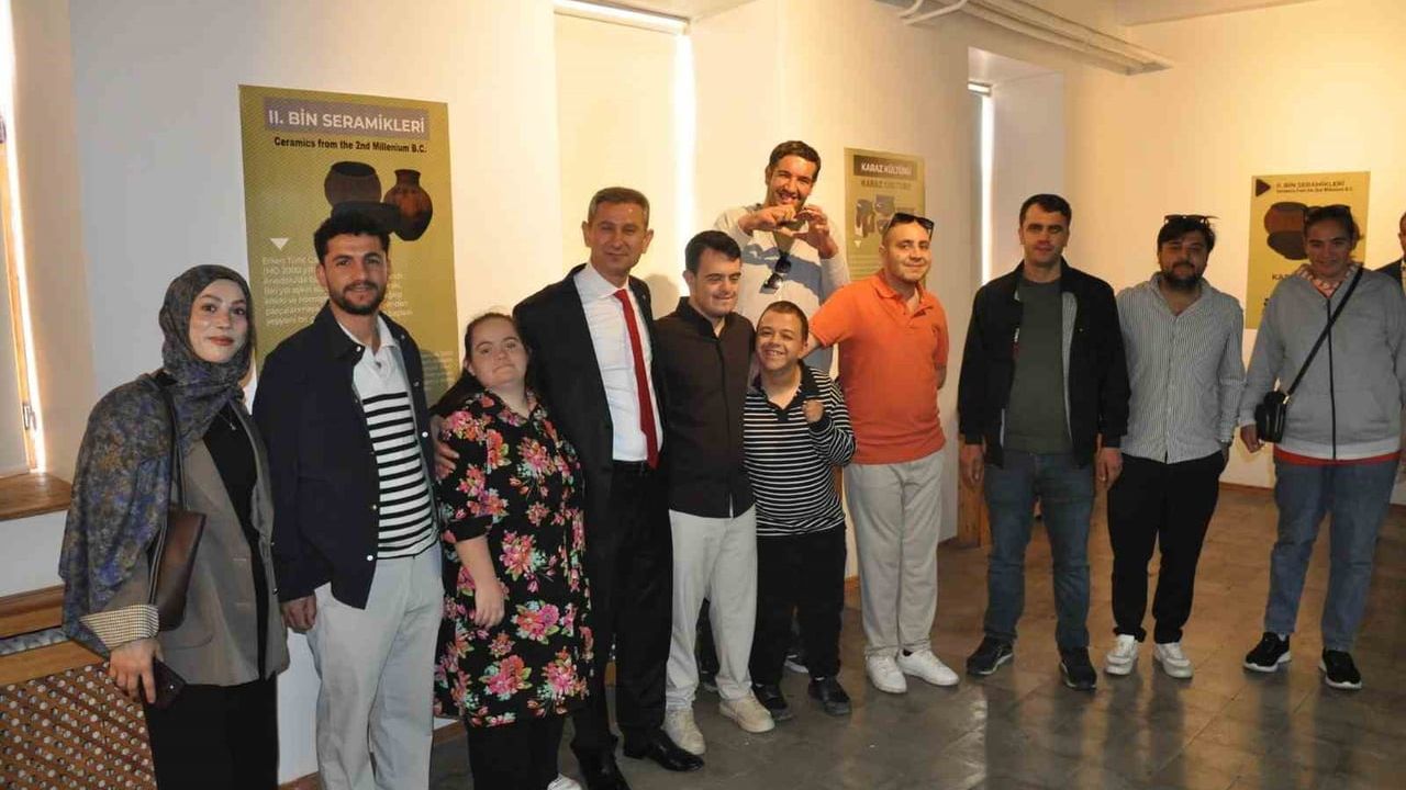 Muş'ta Özel Bireyler Müzeler Haftası Kapsamında Muş Müzesi'ni Ziyaret Etti