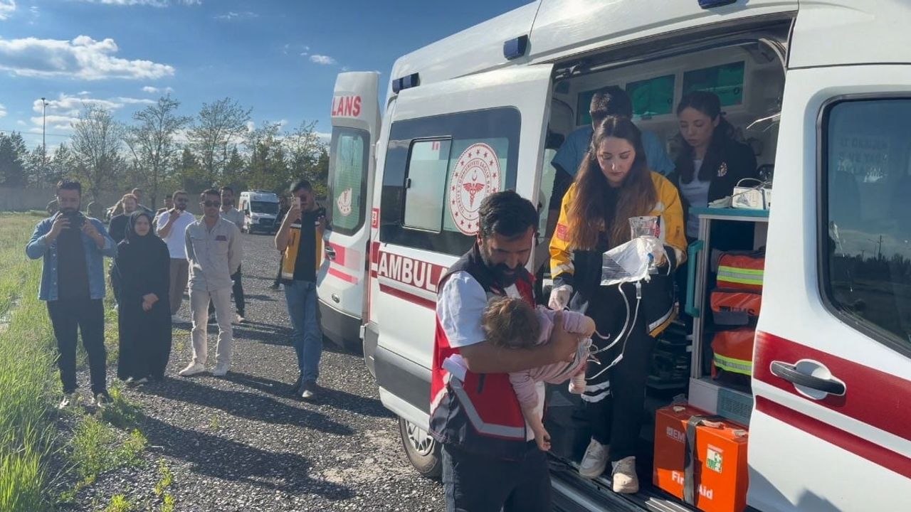 Muş'ta rahatsızlanan 21 aylık Ecrin, helikopter ve uçak ambulansla İstanbul'a sevk edildi