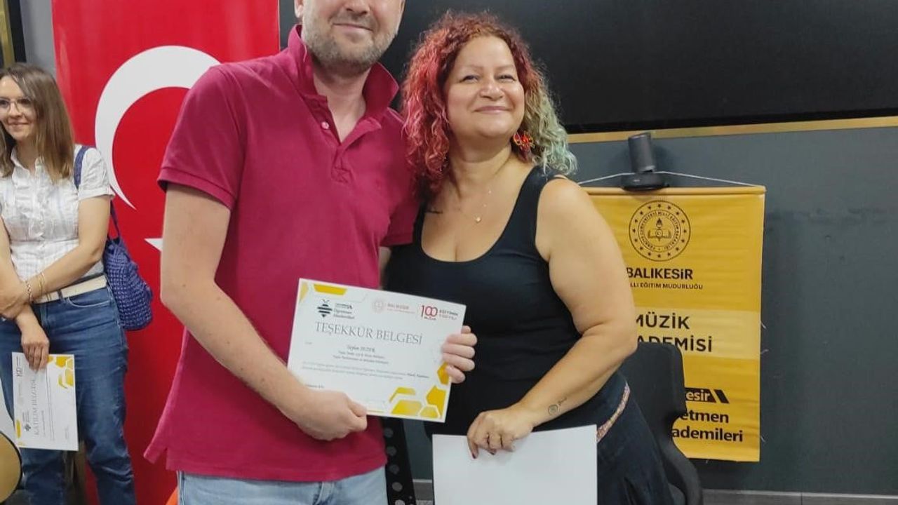Müzik akademisinde öğretmenlerin coşkulu finali