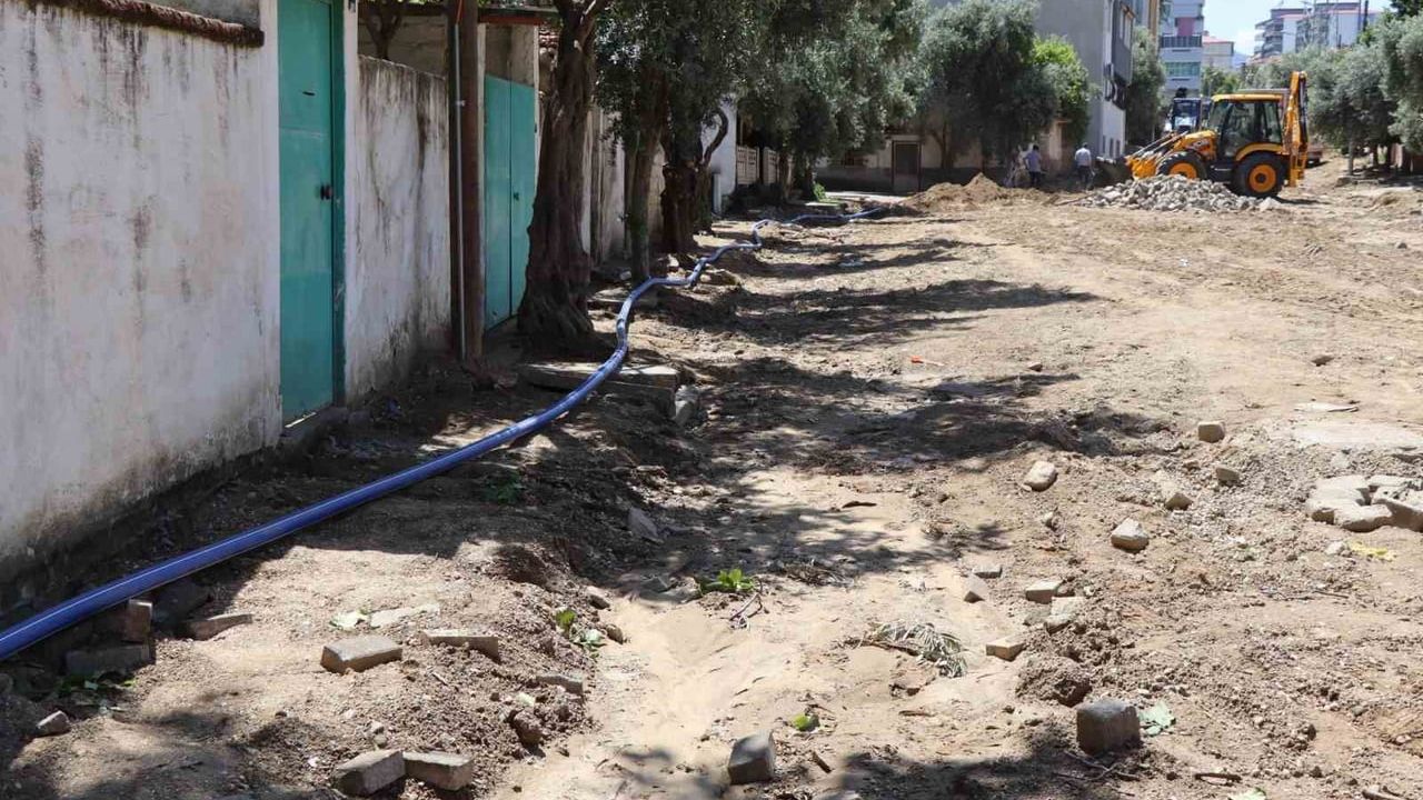 Nazilli Belediyesi Yıldıztepe'de yarım asırlık iyi içme suyu hattını yeniledi