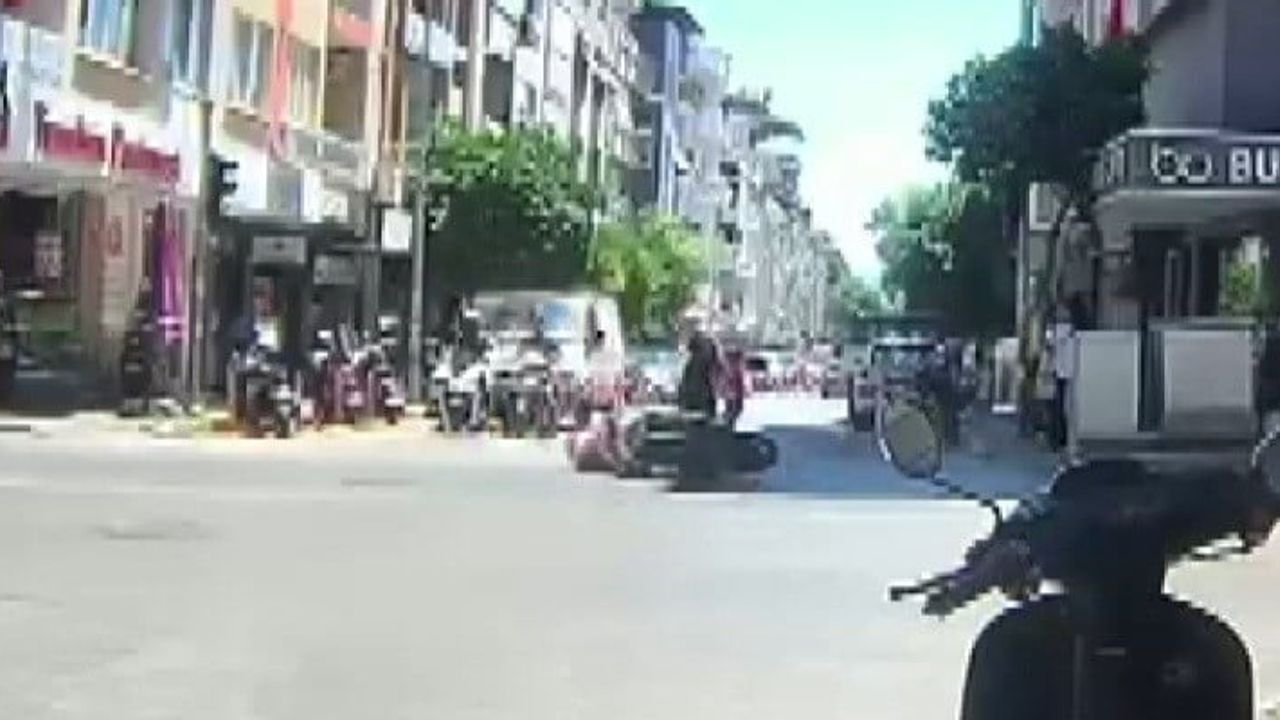 Nazilli’de yaya geçidinde kaza: Motosikletin ani fren yapması sonucu 5 kişi yaralandı