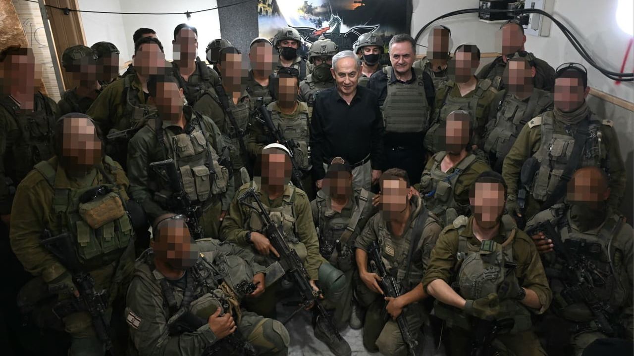 Netanyahu, Lübnan’ın güneyindeki askerlerle bir araya geldi