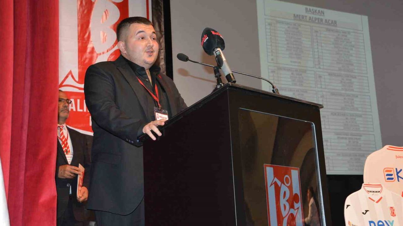 Nev Sağlık Grubu Balıkesirspor başkanı Mert Acar: 'Hatır gönülle oyuncu almaya niyetimiz yok'