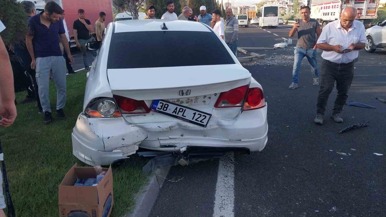 Nevşehir'de 4 aracın karıştığı zincirleme kaza: 5 yaralı