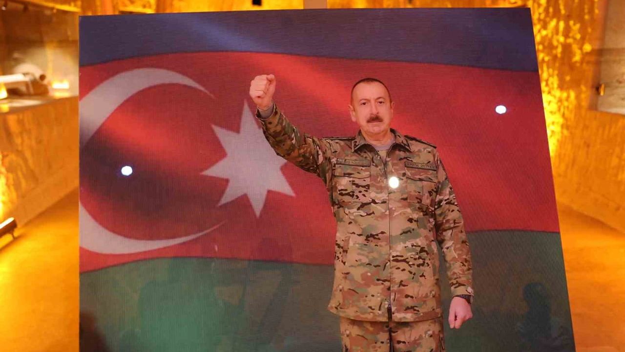 Nevşehir Kapadokya'da Azerbaycan'ın 108. kuruluş yılı ve 15 Haziran Milli Kurtuluş Günü için fotoğraf sergisi