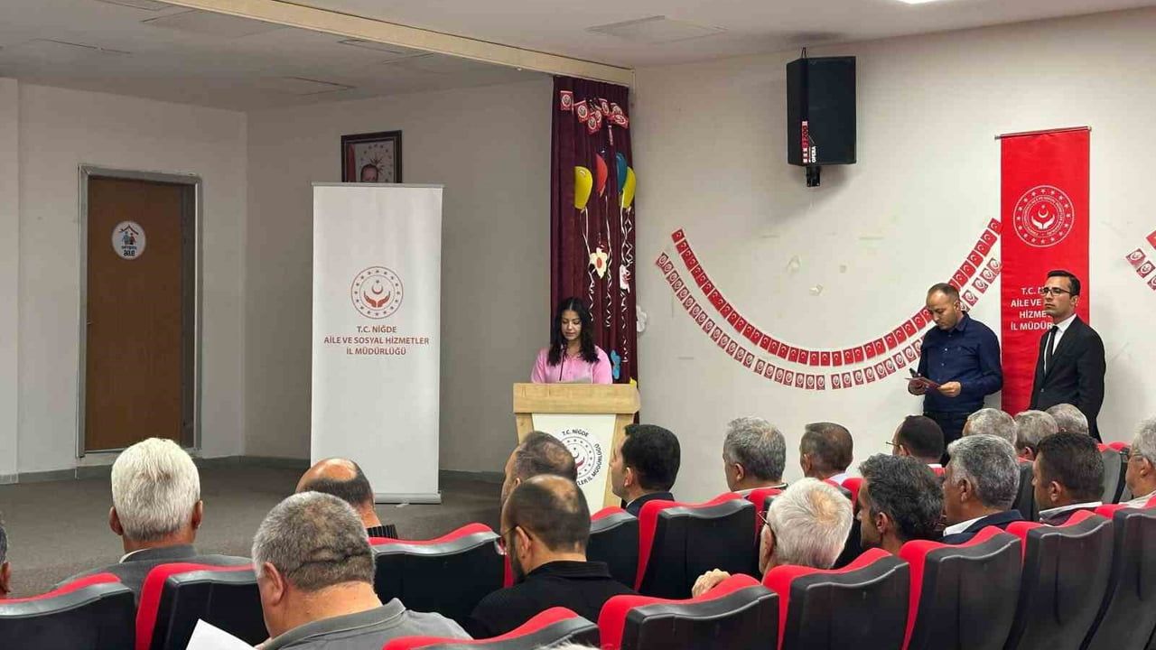 Niğde'de muhtarlara sosyal risk haritaları ve sosyal hizmetler eğitimi verildi