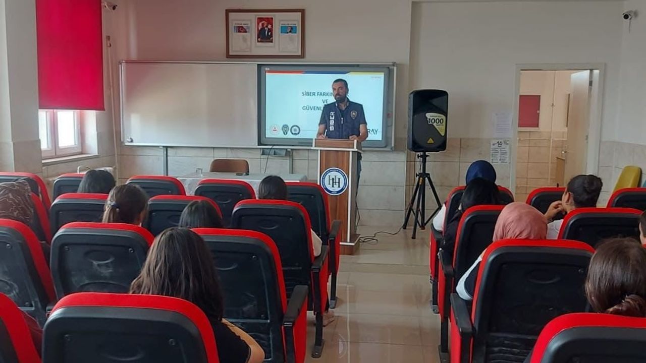 Niğde Emniyeti'nden Öğrencilere Siber Güvenlik ve Dijital Farkındalık Eğitimi