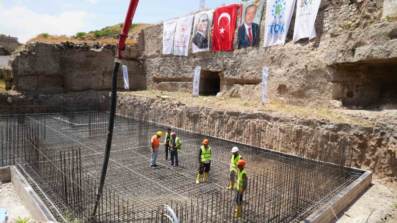 Niğde kale ve çevresi yenileme projesinde ilk harç döküldü