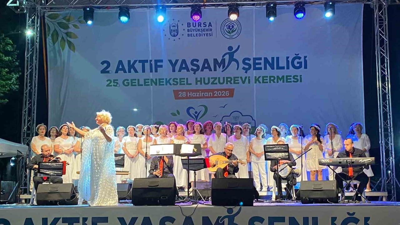 Nilüfer kadın korosu geleneksel hayır satışına renk kattı