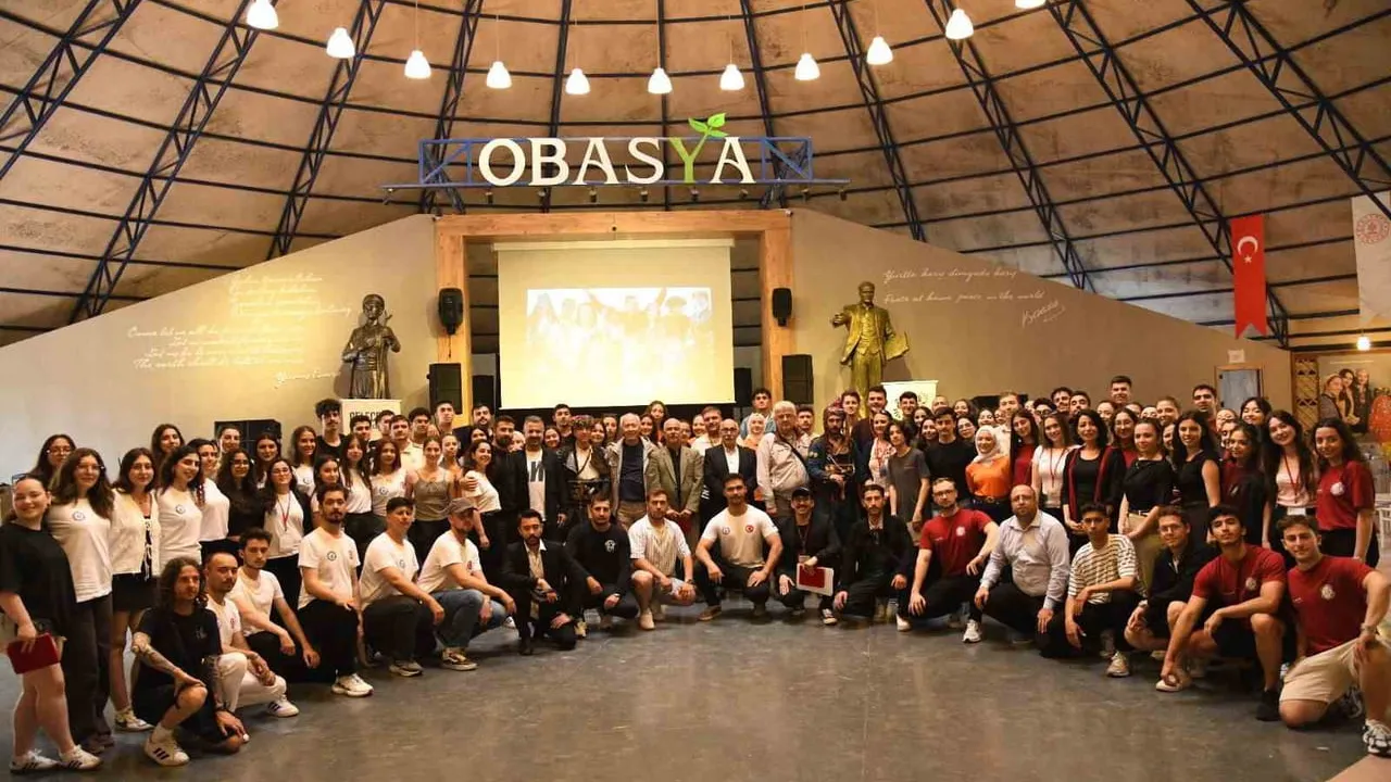Obasya’da 'Geleceğe Kalacak Adımlar - Zeybekler' programı: Zeybek kültürü akademi ve sahneyle buluştu