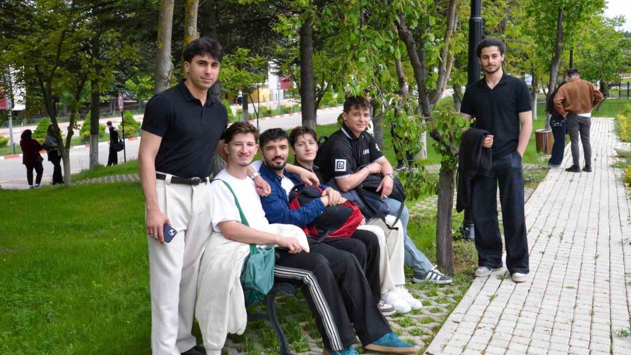 Öğrenciler 'Şeyh Edebali'nin Vefatının 700. Yılı' kapsamında tarihi ve kampüs gezisi gerçekleştirdi