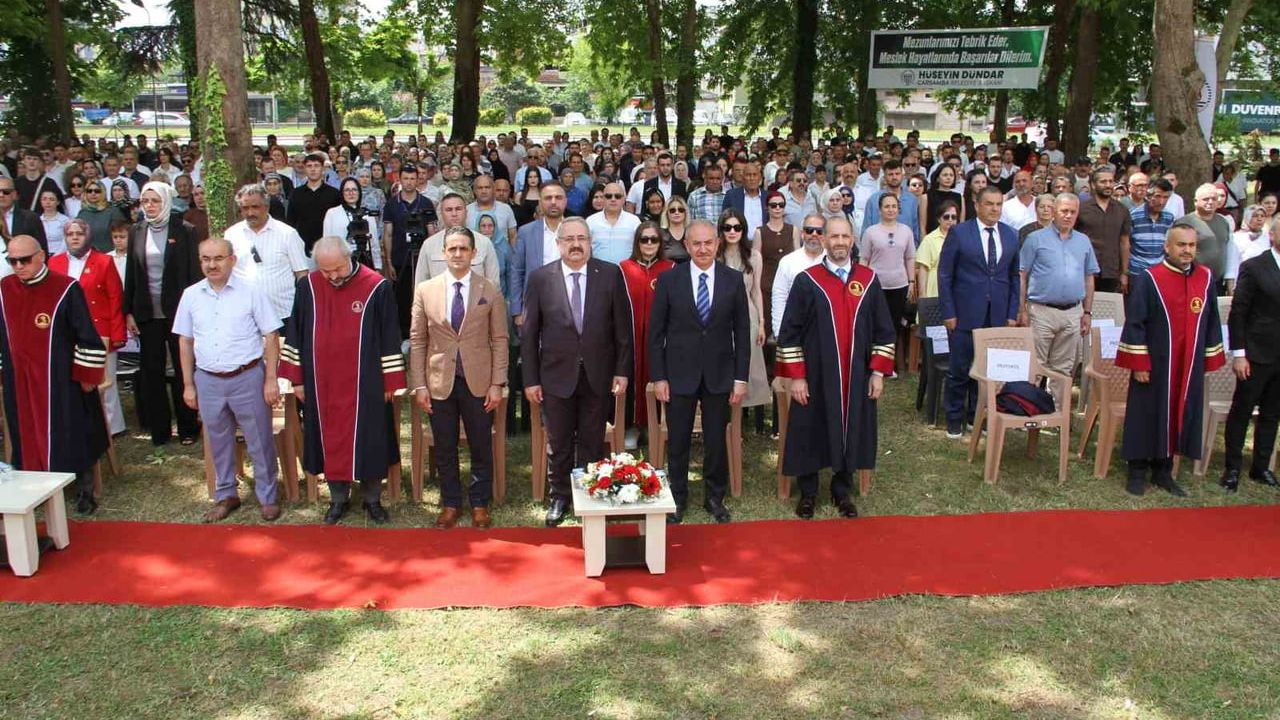 OMÜ'de iletişim ve insan ve toplum bilimleri fakültelerinde mezuniyet töreni