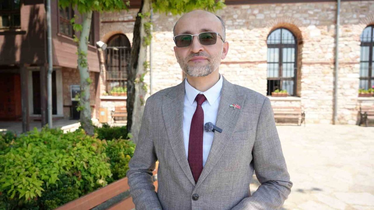 Orhan Camii'nin 694 yıllık çınarı yıldırımlara rağmen ayakta