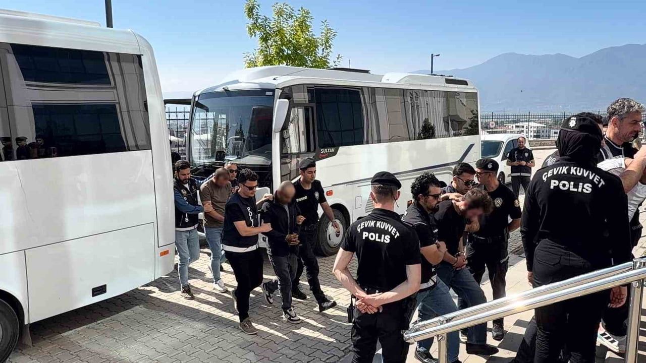 Orhangazi'de hava destekli uyuşturucu operasyonu: 23 şüpheli adliyeye sevk edildi