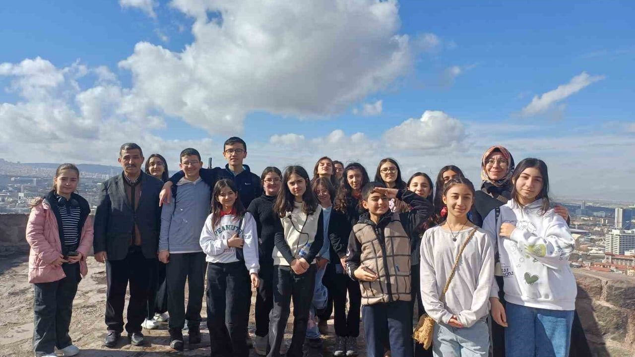 Ortaokul öğrencilerinin 2,5 yıllık çalışması kitap ve dergiyle sonuçlandı