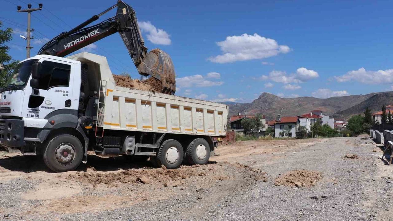 Osmaneli belediyesi altyapı ve üstyapı çalışmalarına hız kesmeden devam ediyor