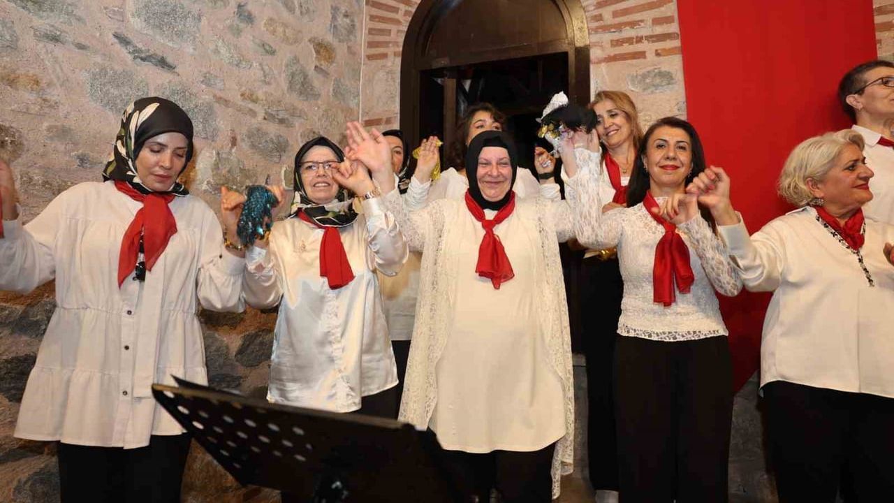 Osmangazi’de türküler gönüllere işlendi