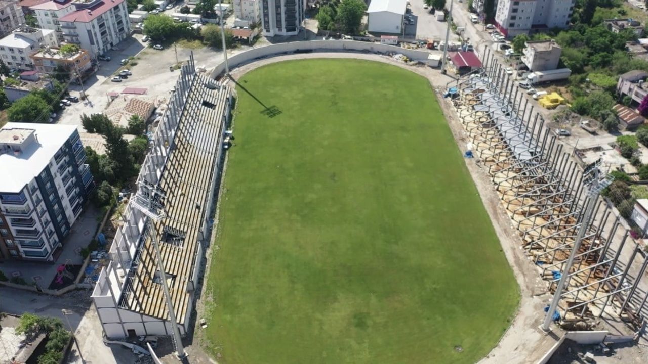 Osmaniye'de 7 Ocak Stadyumu yeniden inşa ediliyor: İnşaatın yüzde 70'i tamamlandı