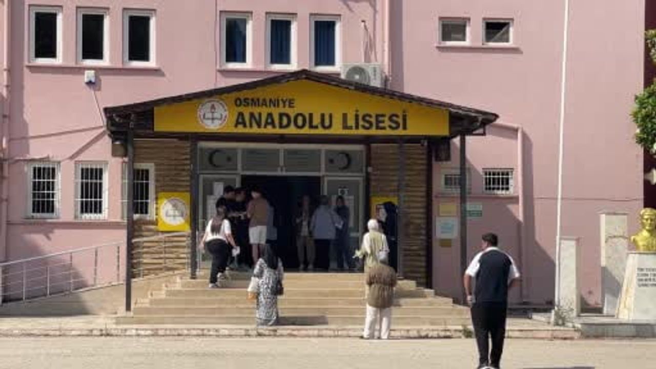 Osmaniye’de simitçi süreyi hatırlattı, son anda gelen aday içeri alınmadı