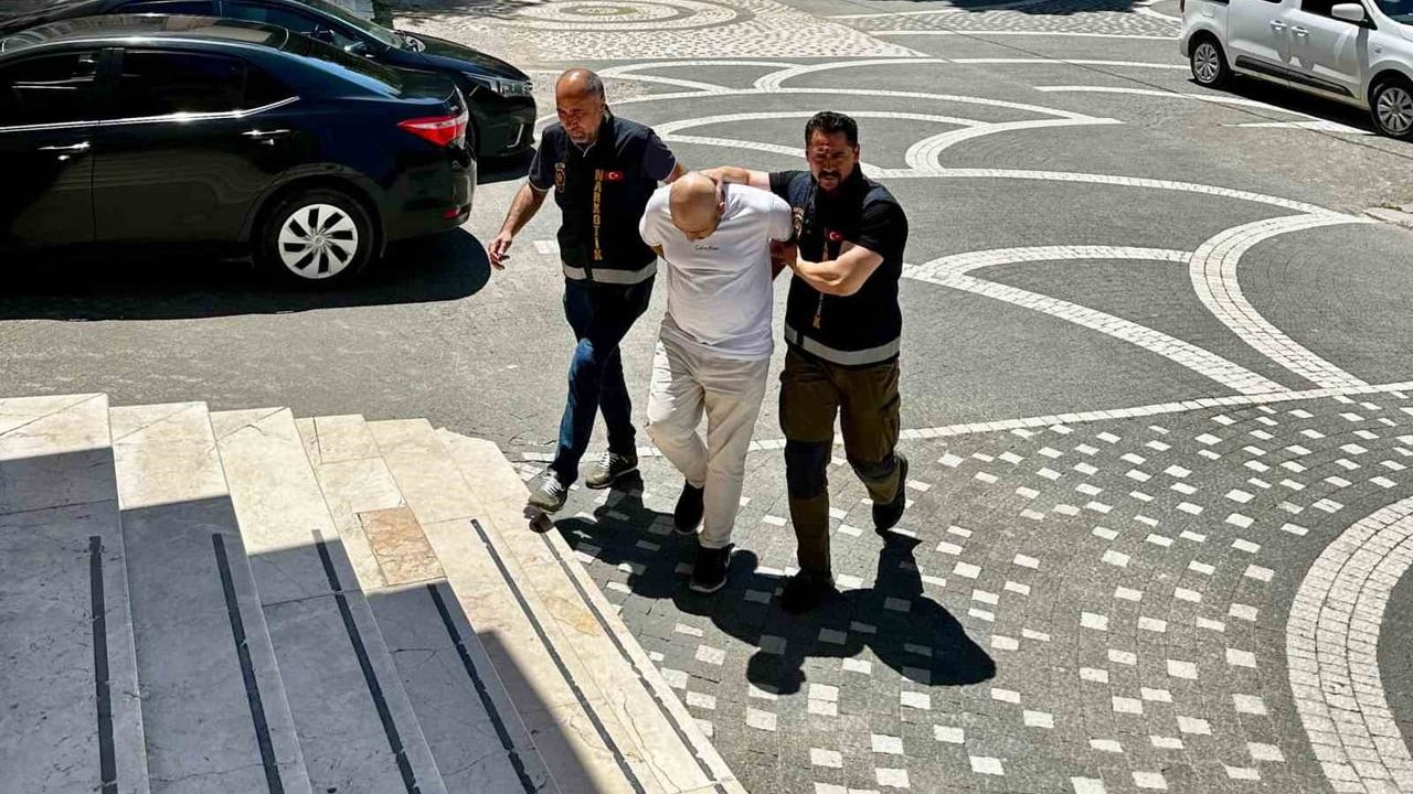 Otobüsteki yolcudan 5 bin uyuşturucu hap ele geçirildi