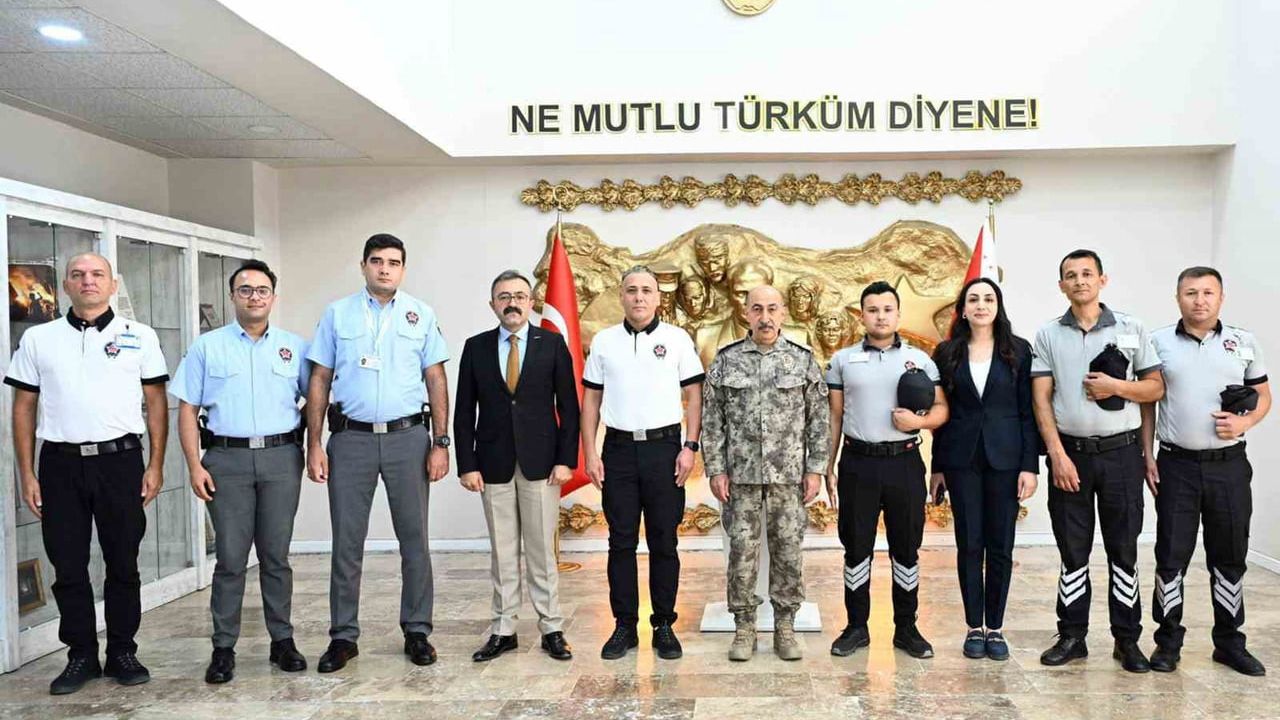 Özel güvenlikçilerden il emniyet müdürü Süleyman Karadeniz’i ziyaret