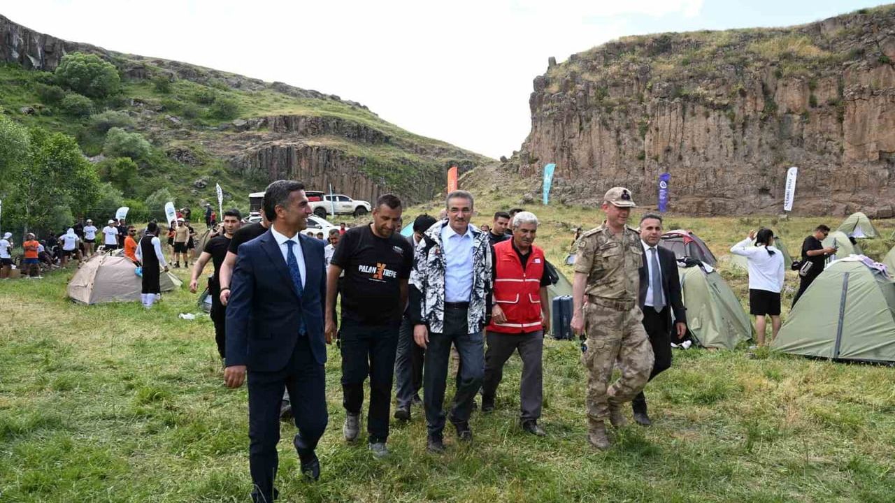 PalanExtreme 2026 Hınıs Kanyonu'nda kaya tırmanışıyla devam ediyor