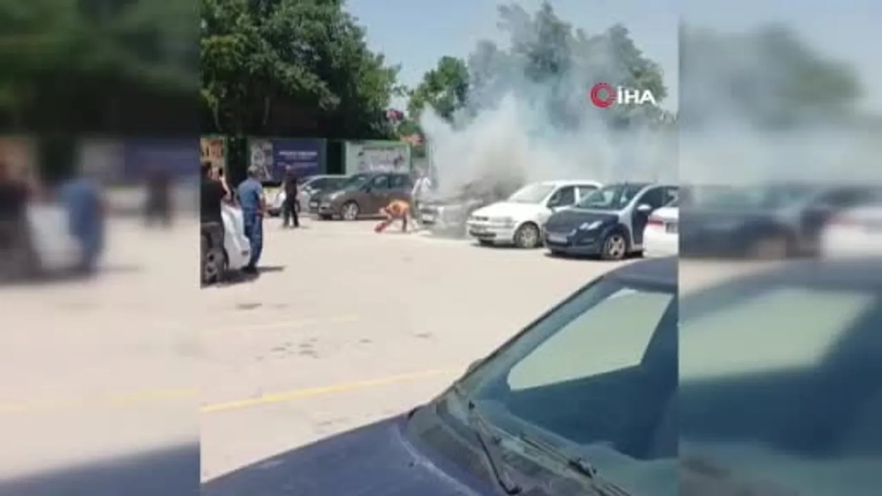Park halindeki araç yangında kullanılamaz hale geldi