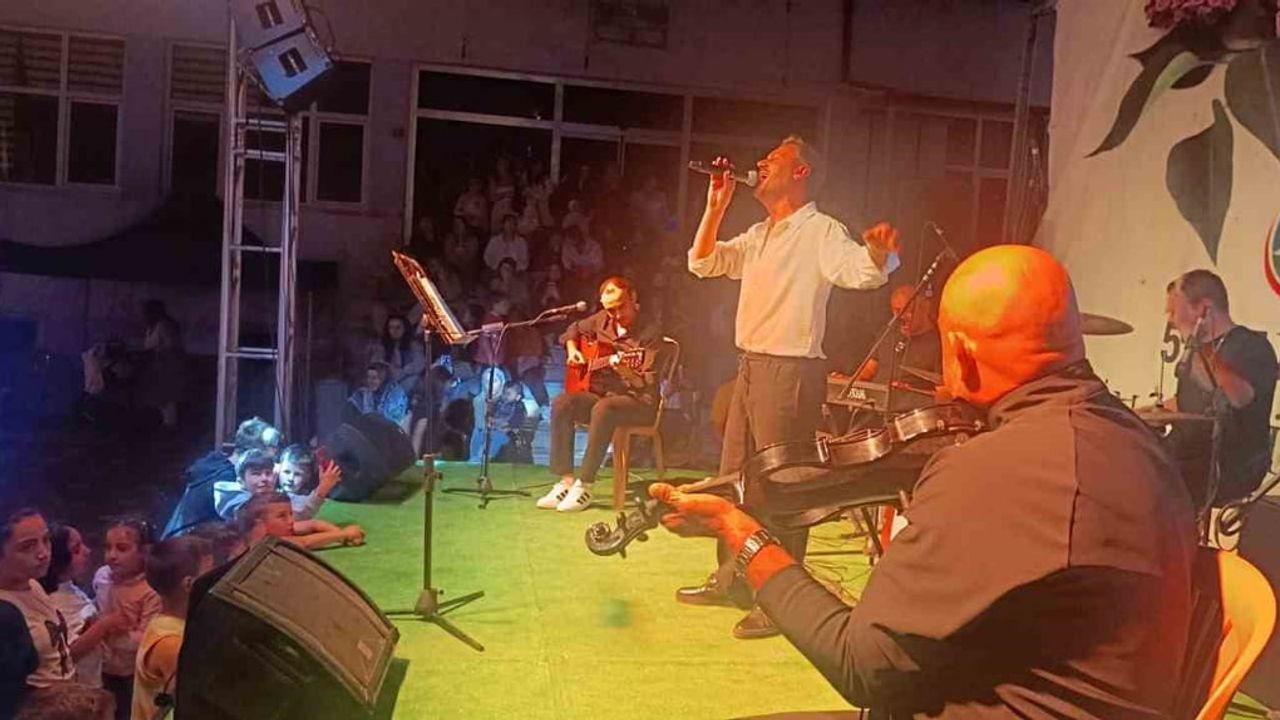 Pazaryeri'nde eğitim şenliği kapsamında iki gecelik konser coşkusu