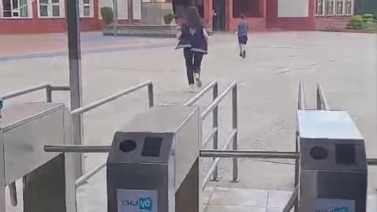 Polis ekipleri öğrenciyi LGS sınavına yetiştirmek için zamanla yarıştı