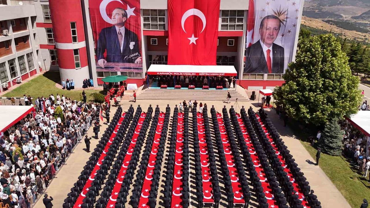 POMEM’de mezuniyet coşkusu: 408 öğrenci polisliğe ilk adımını attı