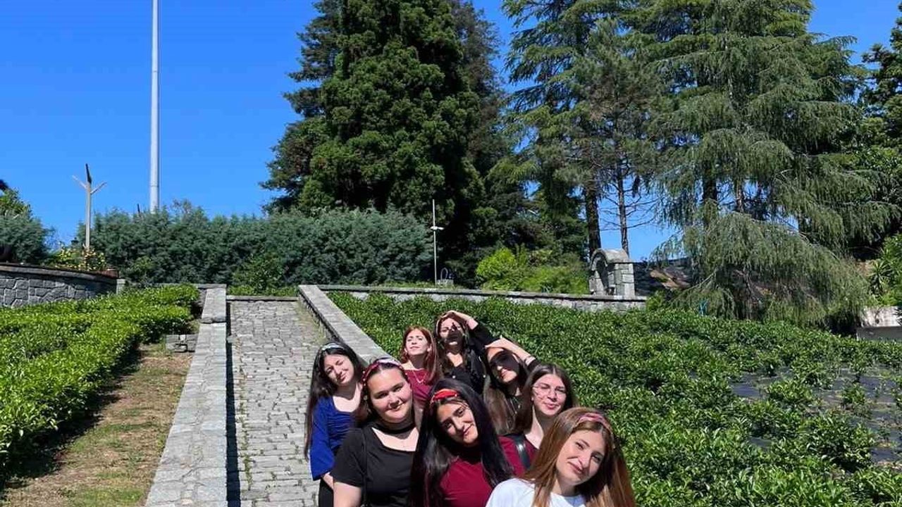 Posof Kaymakamlığı'ndan 12. sınıf öğrencilere moral desteği: Rize'de iki günlük kültür gezisi