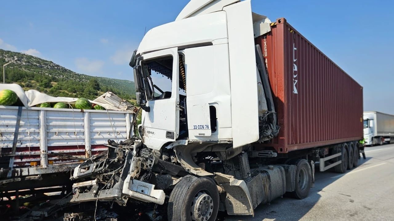 Pozantı-Tarsus otoyolunda tır kazası: 1 yaralı