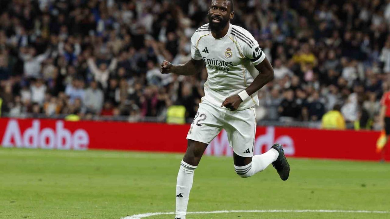 Real Madrid, Antonio Rüdiger'in sözleşmesini 2027'ye kadar uzattı