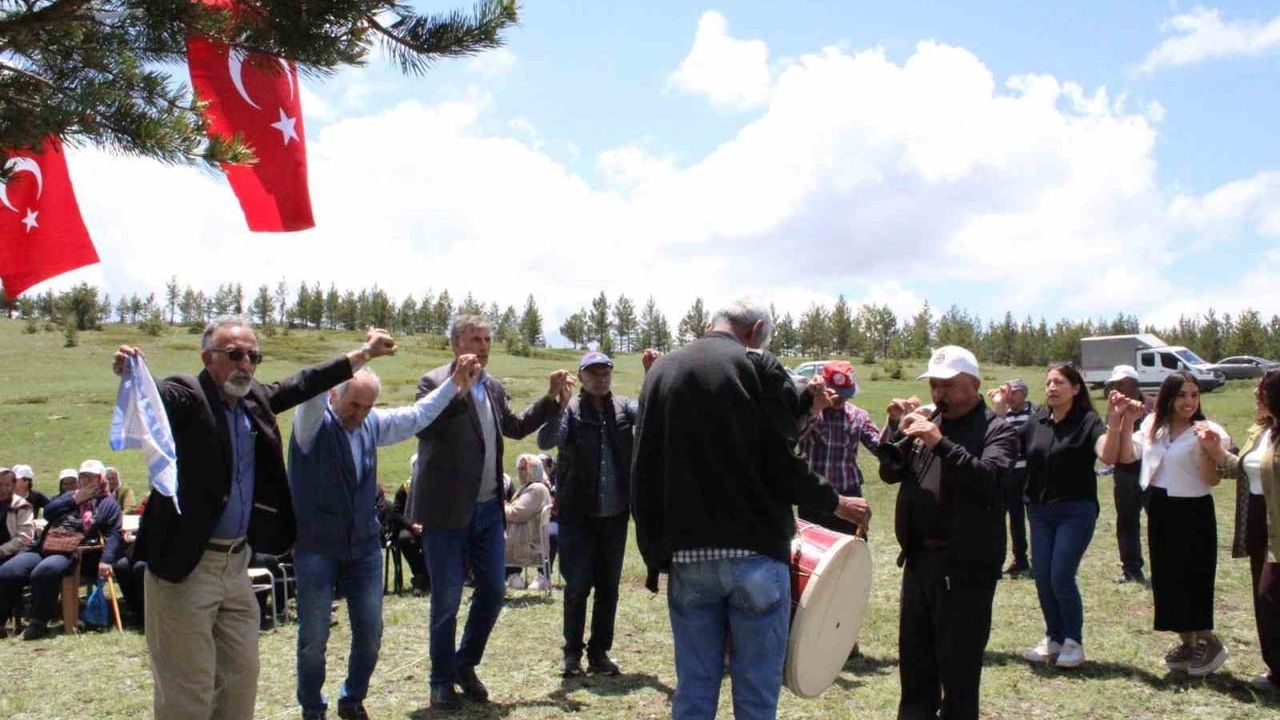 Refahiye'de 5 köyü kapsayan içme suyu hattı hizmete açıldı