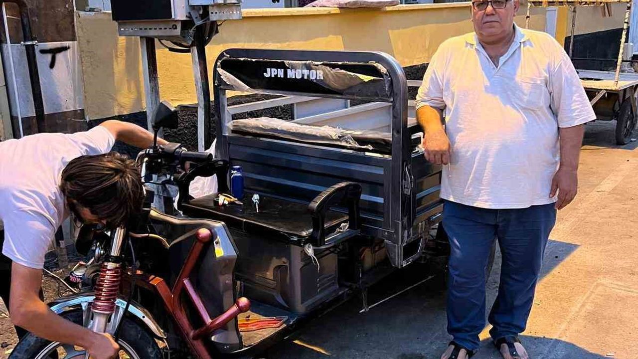 Reyhanlı'da 24 saat içinde bulunan motosikletini alan esnaf polise teşekkür etti