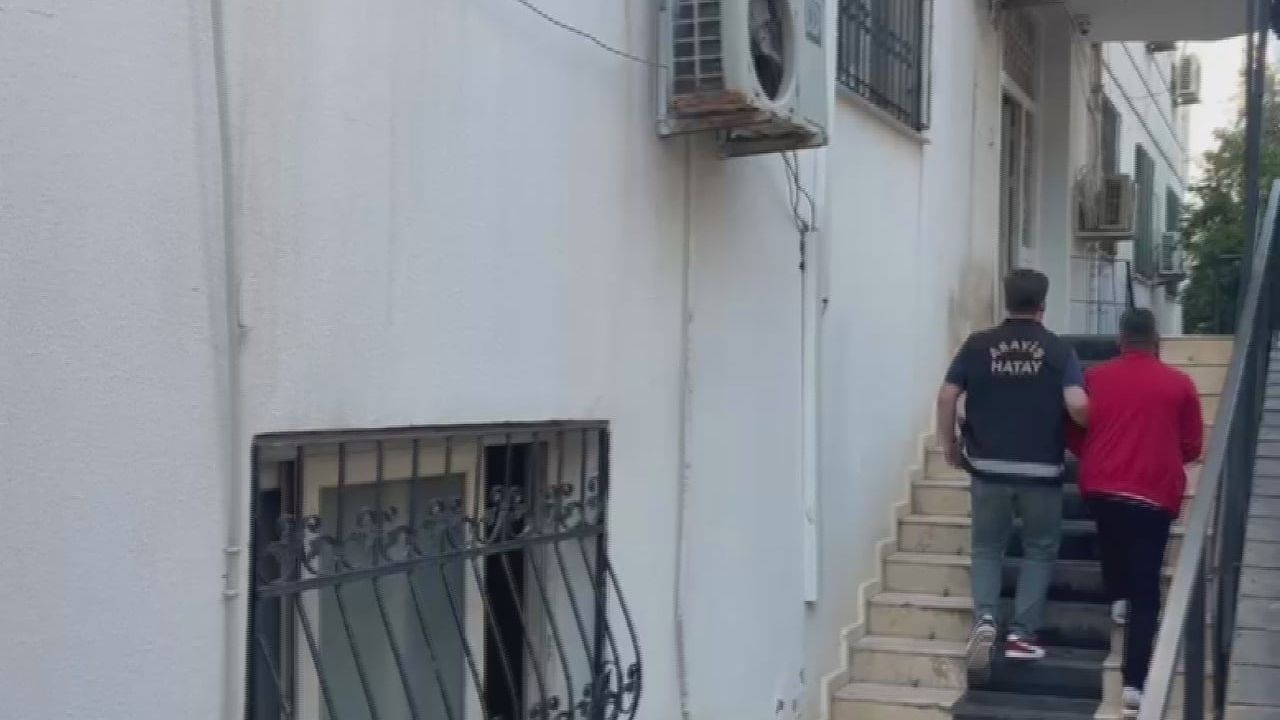 Reyhanlı'da 54 suç kaydı bulunan şüpheli motosikleti iterek çaldı