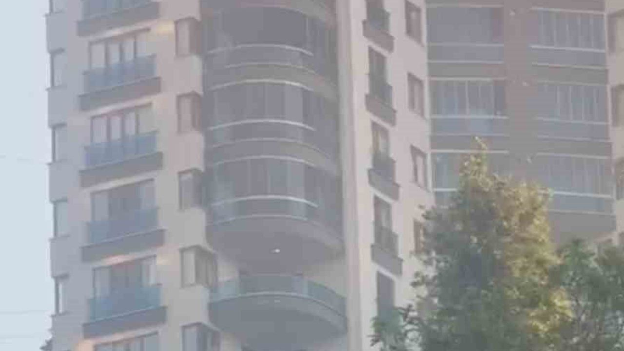 Rize'de 7. kattaki dairede çıkan yangın evi kullanılamaz hale getirdi