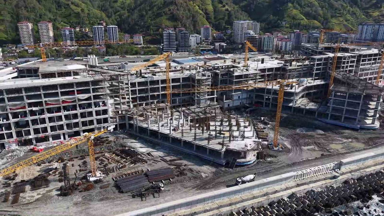 Rize Şehir Hastanesi inşaatı ilerliyor; 1053 yatakla sağlık turizmine katkı hedefleniyor