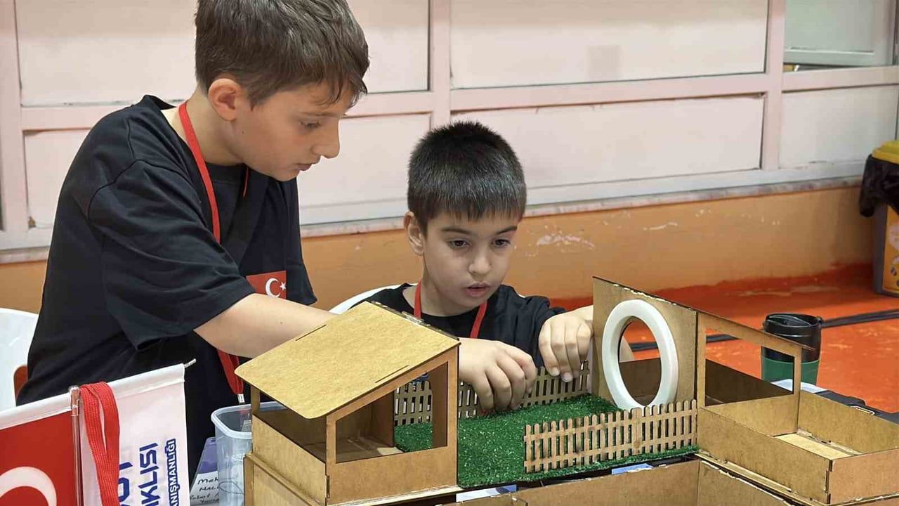 Robotek: 740 takım, 800 bin TL ödüllü robot ve teknoloji olimpiyatları başladı