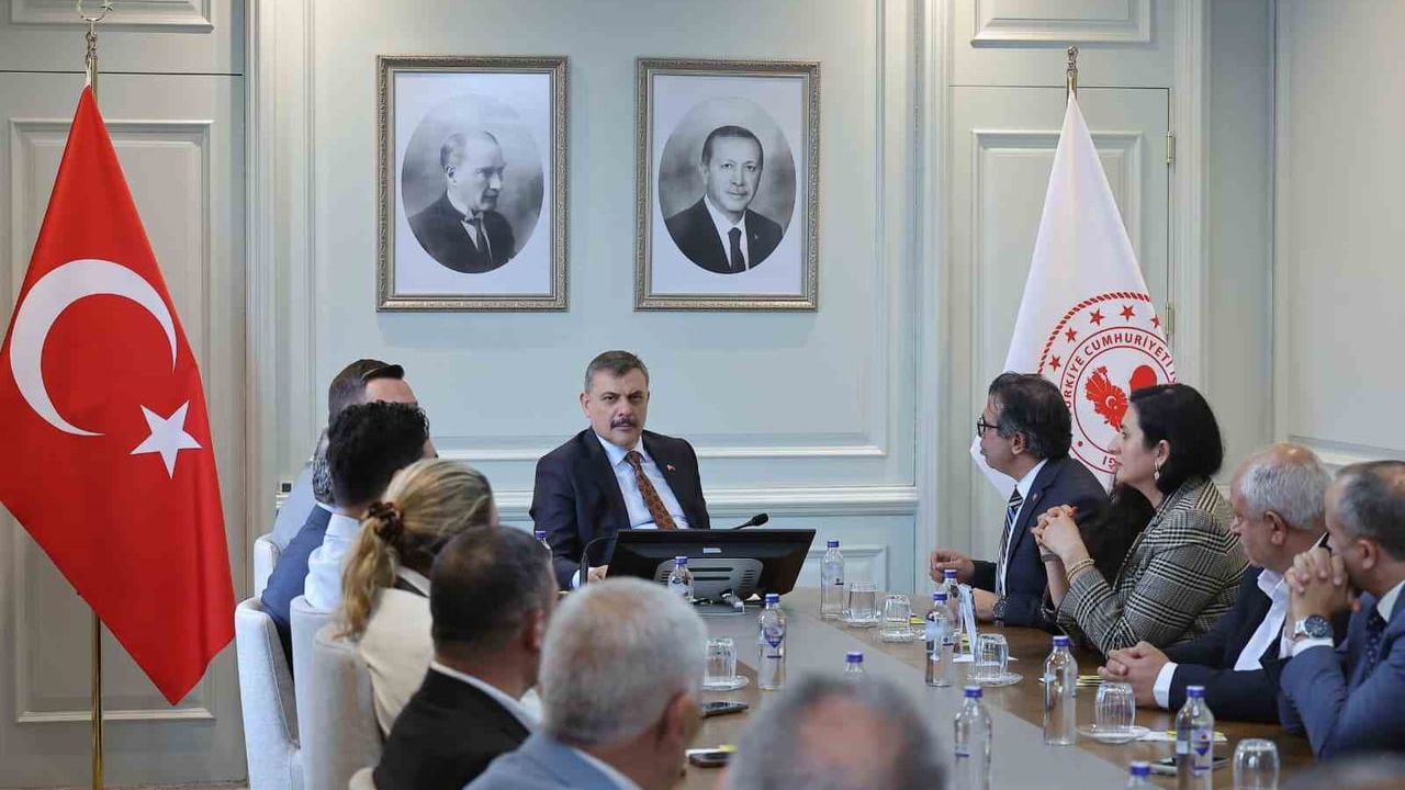 Roman toplumunun beklenti ve talepleri bakanlıkta ele alındı