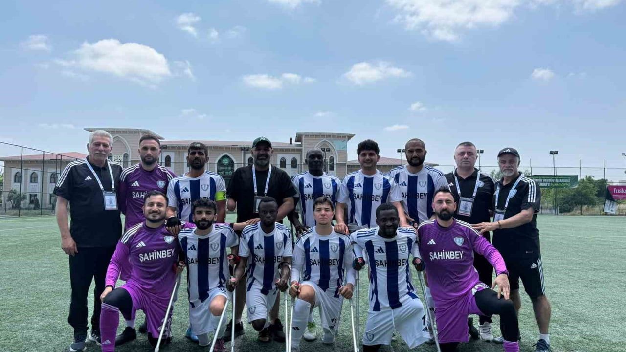Şahinbey Ampute Futbol Takımı, Sakarya’da 4-2’lik galibiyetle lig şampiyonluğunu ilan etti