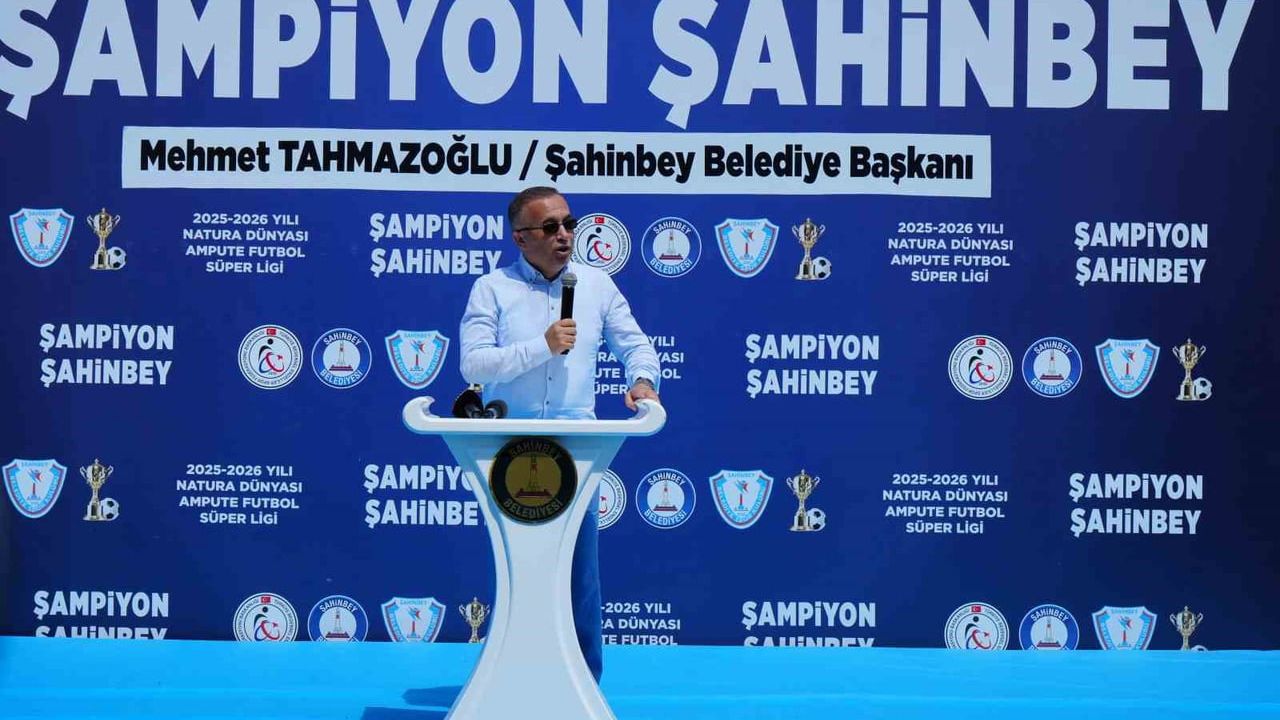 Şahinbey ampute futbol takımı şampiyonluk kupasını kaldırdı