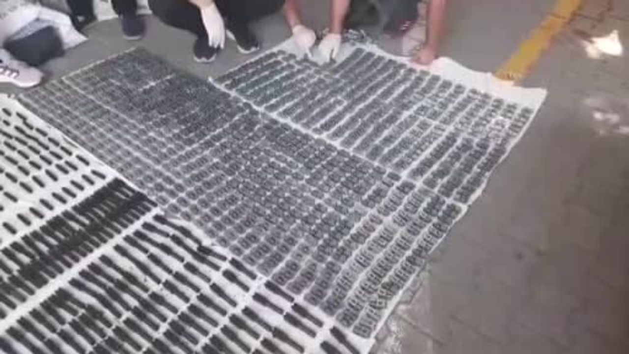 Sakarya'da silah kaçakçılığı operasyonunda 2 bin 366 parça ele geçirildi, 3 kişi yakalandı